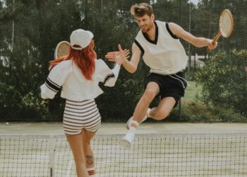 how to play tennis with 3 players