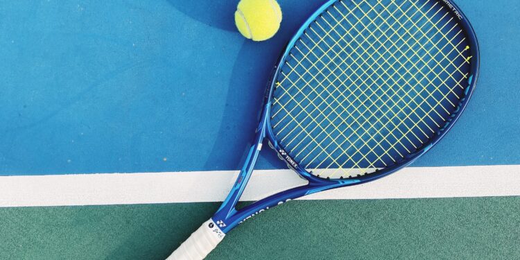 What is the Size of Tennis Racket
